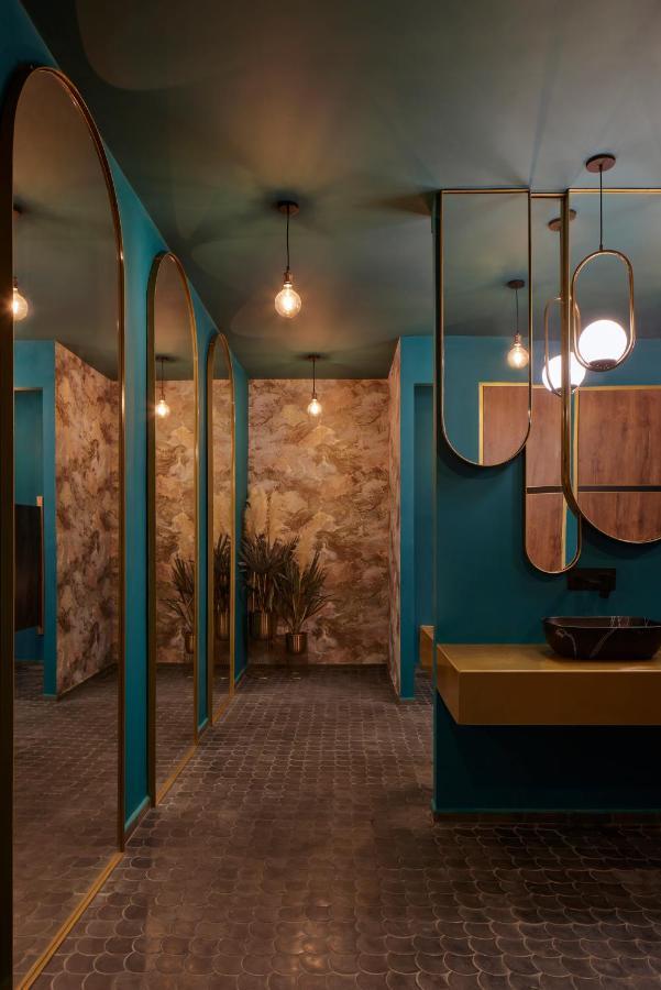 Blues Suites 4*
